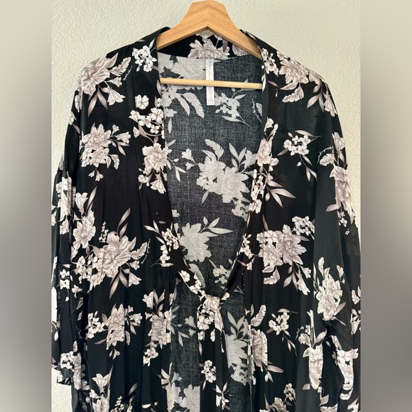 Spirtual Gangster Light Robe - Picture 3 of 7